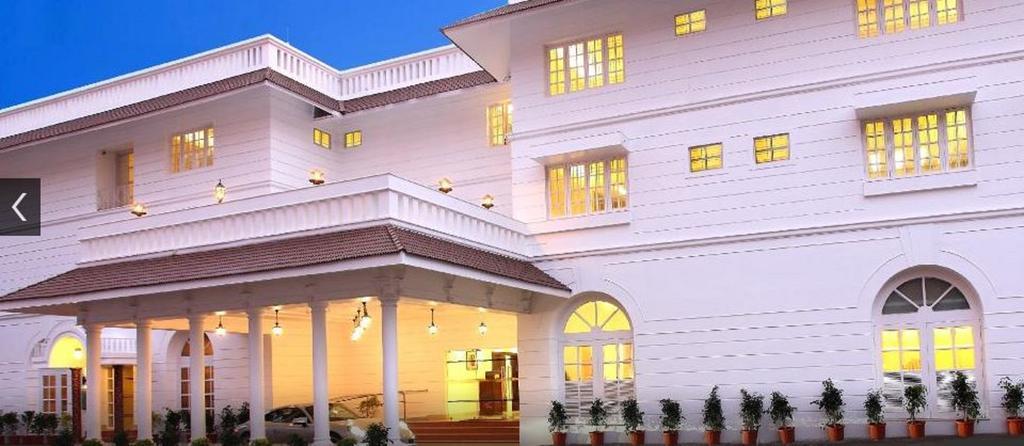 хотел luciya дворец trichur Thrissur Екстериор снимка