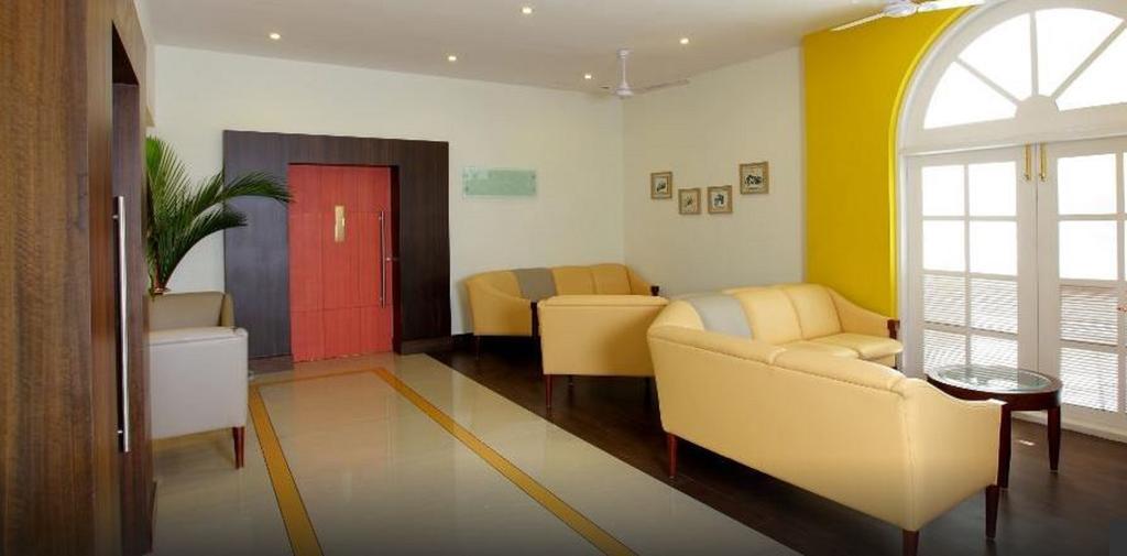 хотел luciya дворец trichur Thrissur Екстериор снимка